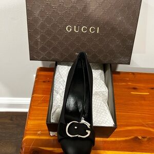 Gucci women shoes brand new size 10 in its original box